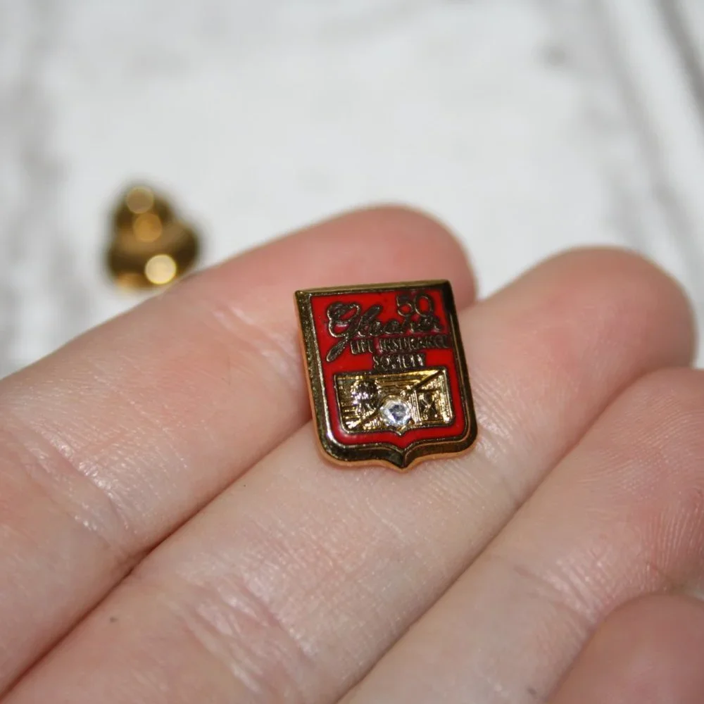 💎🔴 Vintage Gleaner Life Insurance Lapel Pin · 0.5